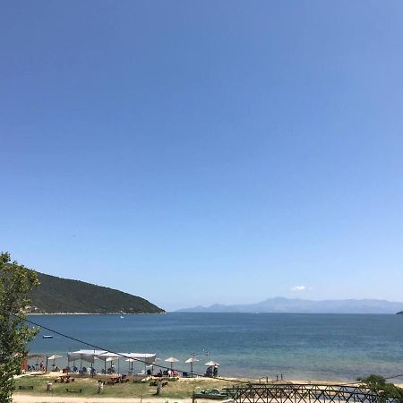 Apartamento Peramos Luxury Néa Péramos Exterior foto